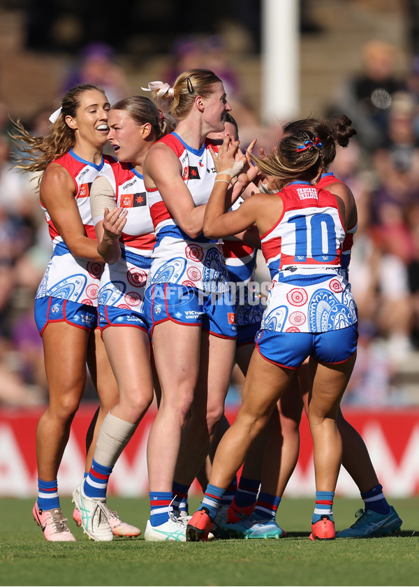 AFLW 2024 Round 10 - Walyalup v Western Bulldogs - A-55593981