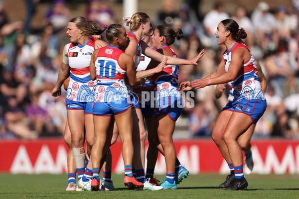 AFLW 2024 Round 10 - Walyalup v Western Bulldogs - A-55593985