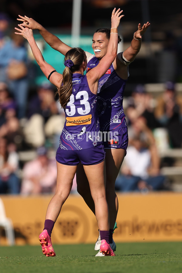 AFLW 2024 Round 10 - Walyalup v Western Bulldogs - A-55594019