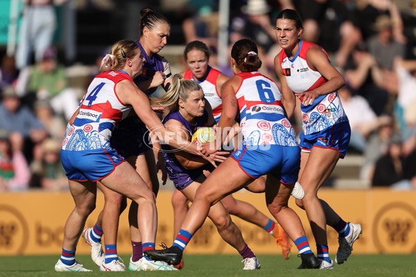 AFLW 2024 Round 10 - Walyalup v Western Bulldogs - A-55594026