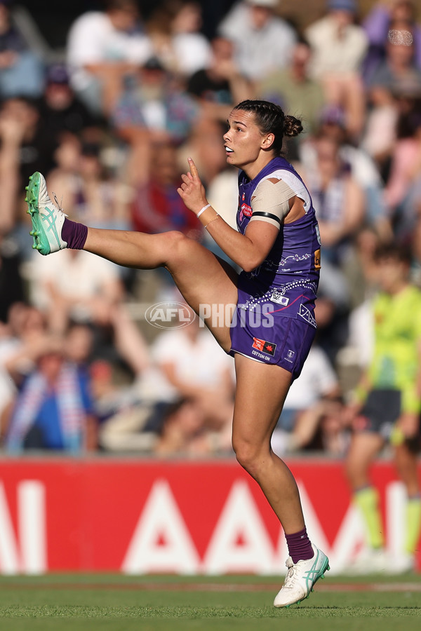 AFLW 2024 Round 10 - Walyalup v Western Bulldogs - A-55594028