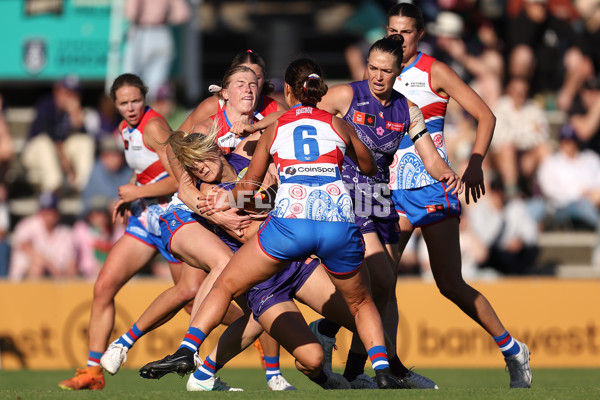 AFLW 2024 Round 10 - Walyalup v Western Bulldogs - A-55594031