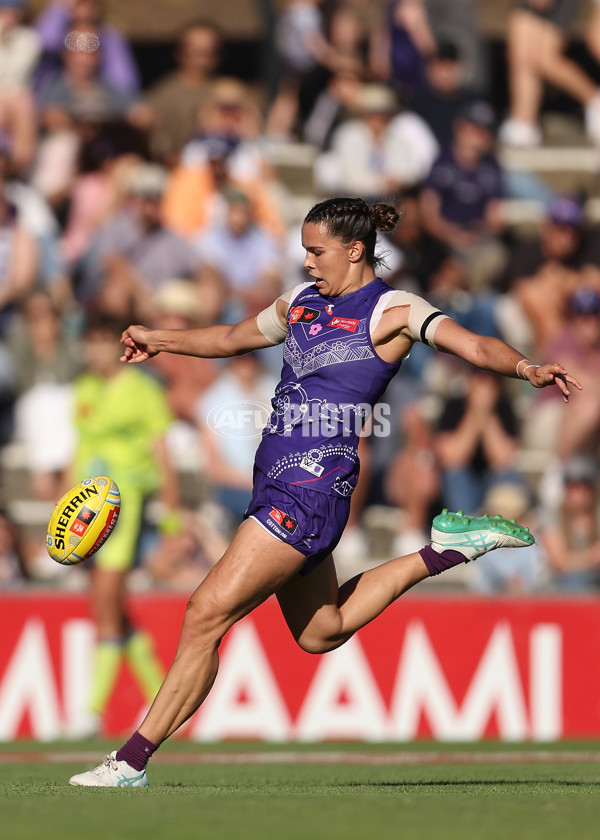 AFLW 2024 Round 10 - Walyalup v Western Bulldogs - A-55594032