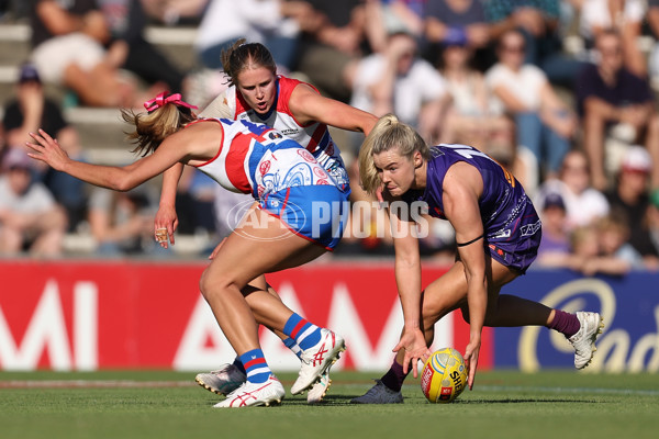 AFLW 2024 Round 10 - Walyalup v Western Bulldogs - A-55595989