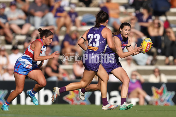 AFLW 2024 Round 10 - Walyalup v Western Bulldogs - A-55596007