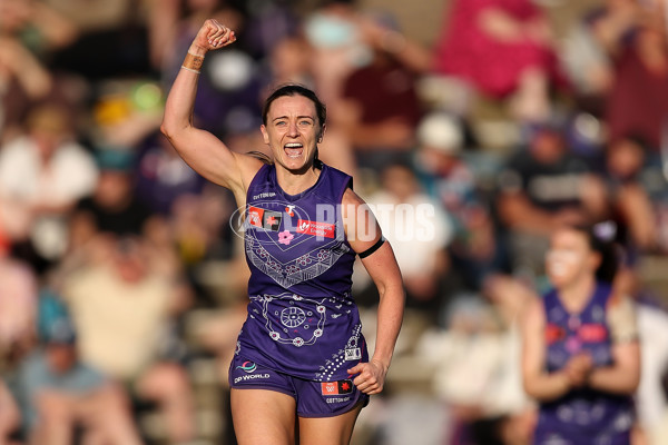 AFLW 2024 Round 10 - Walyalup v Western Bulldogs - A-55596053