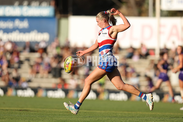 AFLW 2024 Round 10 - Walyalup v Western Bulldogs - A-55596055