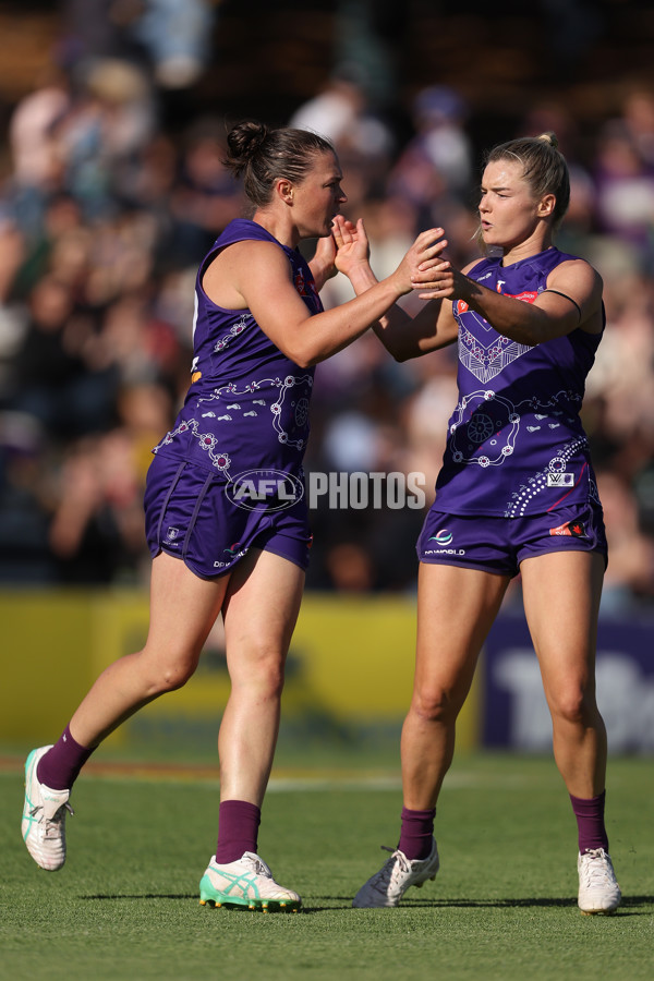 AFLW 2024 Round 10 - Walyalup v Western Bulldogs - A-55596562