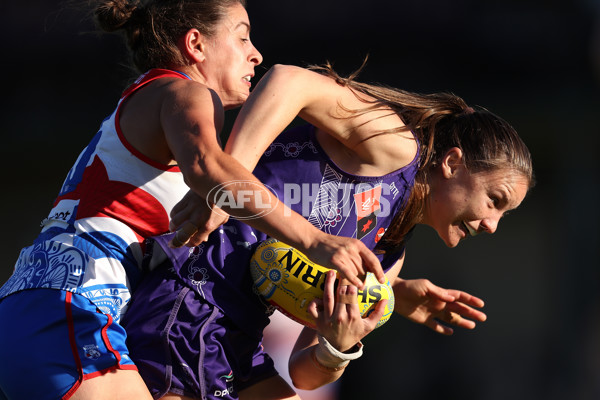 AFLW 2024 Round 10 - Walyalup v Western Bulldogs - A-55596577