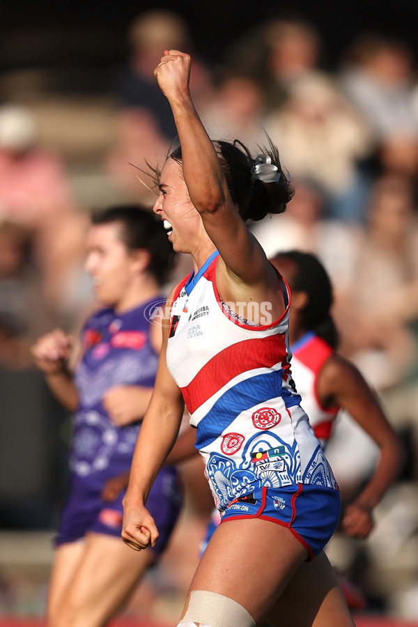 AFLW 2024 Round 10 - Walyalup v Western Bulldogs - A-55596583