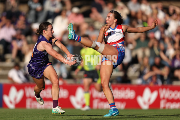 AFLW 2024 Round 10 - Walyalup v Western Bulldogs - A-55596594