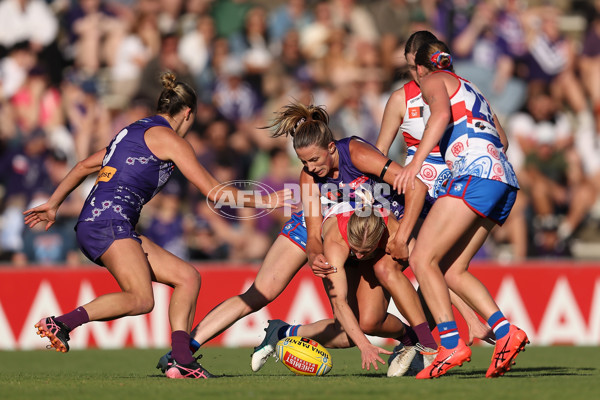 AFLW 2024 Round 10 - Walyalup v Western Bulldogs - A-55596599