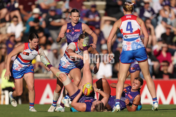 AFLW 2024 Round 10 - Walyalup v Western Bulldogs - A-55596600