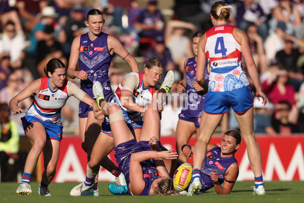 AFLW 2024 Round 10 - Walyalup v Western Bulldogs - A-55596601