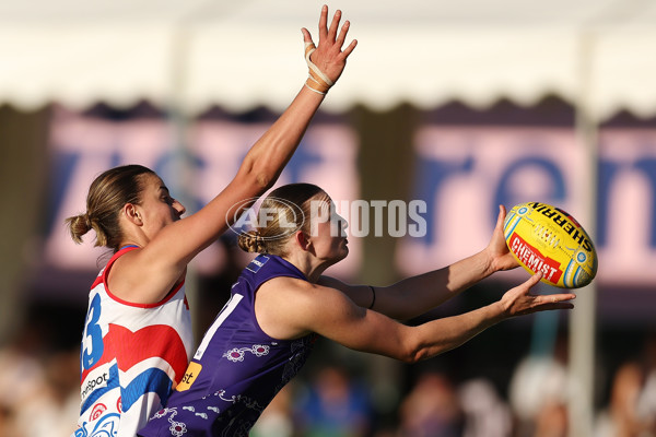 AFLW 2024 Round 10 - Walyalup v Western Bulldogs - A-55596627