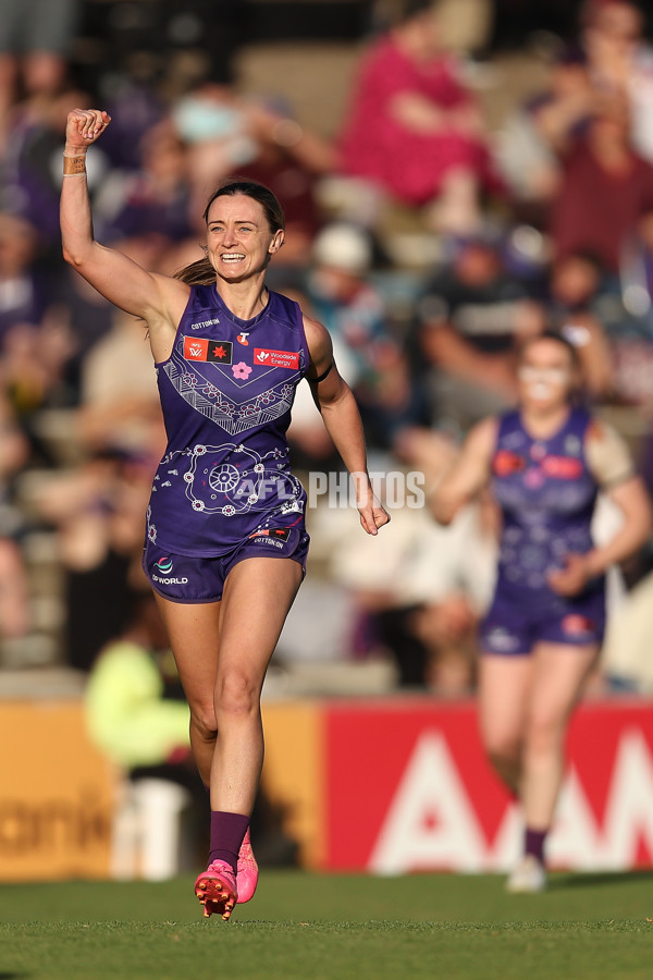 AFLW 2024 Round 10 - Walyalup v Western Bulldogs - A-55598380