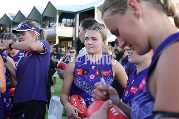 AFLW 2024 Round 10 - Walyalup v Western Bulldogs - A-55598443