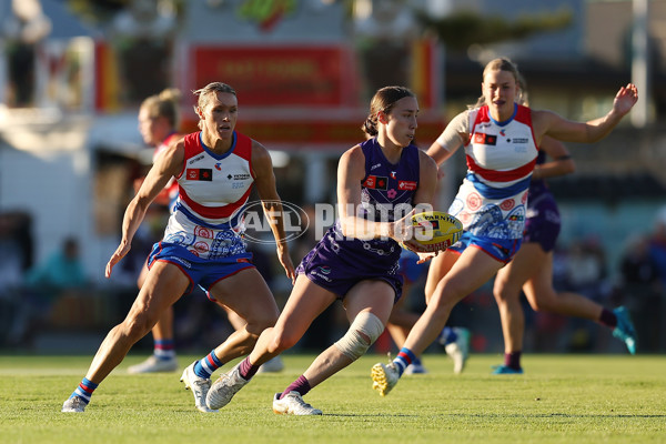 AFLW 2024 Round 10 - Walyalup v Western Bulldogs - A-55598449