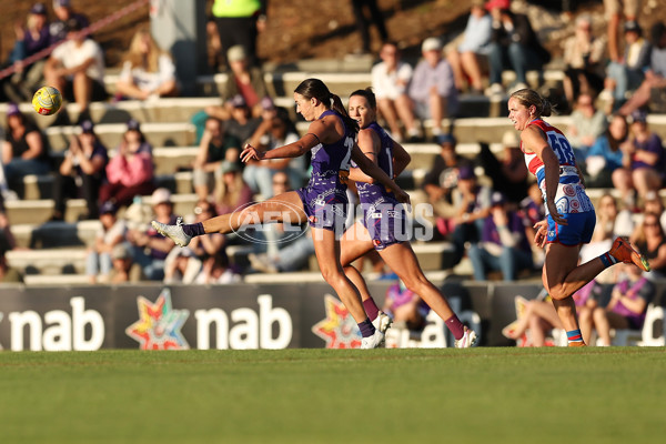 AFLW 2024 Round 10 - Walyalup v Western Bulldogs - A-55598452