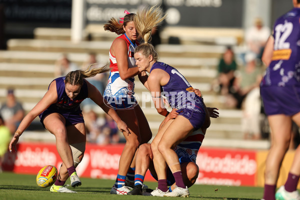 AFLW 2024 Round 10 - Walyalup v Western Bulldogs - A-55598477