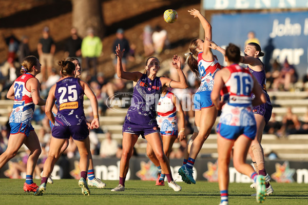 AFLW 2024 Round 10 - Walyalup v Western Bulldogs - A-55599699