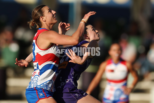 AFLW 2024 Round 10 - Walyalup v Western Bulldogs - A-55599727