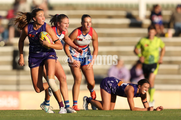 AFLW 2024 Round 10 - Walyalup v Western Bulldogs - A-55599733