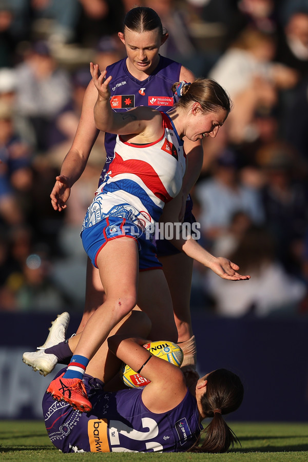 AFLW 2024 Round 10 - Walyalup v Western Bulldogs - A-55599738