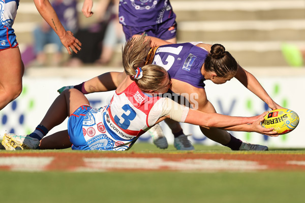 AFLW 2024 Round 10 - Walyalup v Western Bulldogs - A-55599740