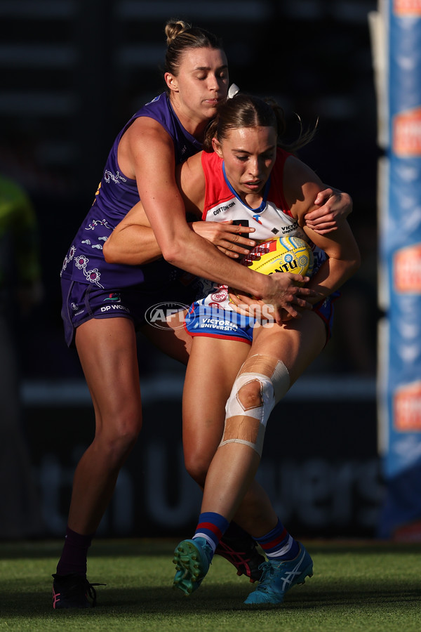 AFLW 2024 Round 10 - Walyalup v Western Bulldogs - A-55599765