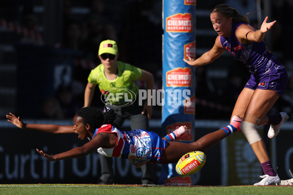 AFLW 2024 Round 10 - Walyalup v Western Bulldogs - A-55599768