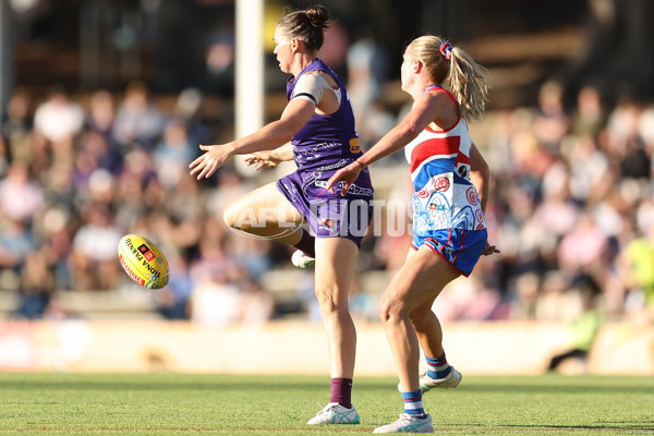 AFLW 2024 Round 10 - Walyalup v Western Bulldogs - A-55599780