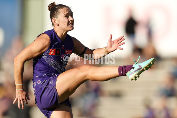 AFLW 2024 Round 10 - Walyalup v Western Bulldogs - A-55599786