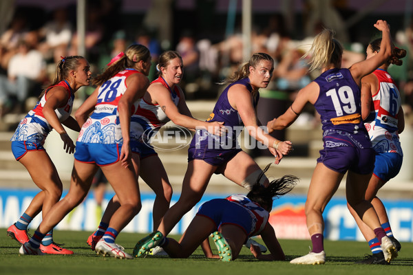 AFLW 2024 Round 10 - Walyalup v Western Bulldogs - A-55600703