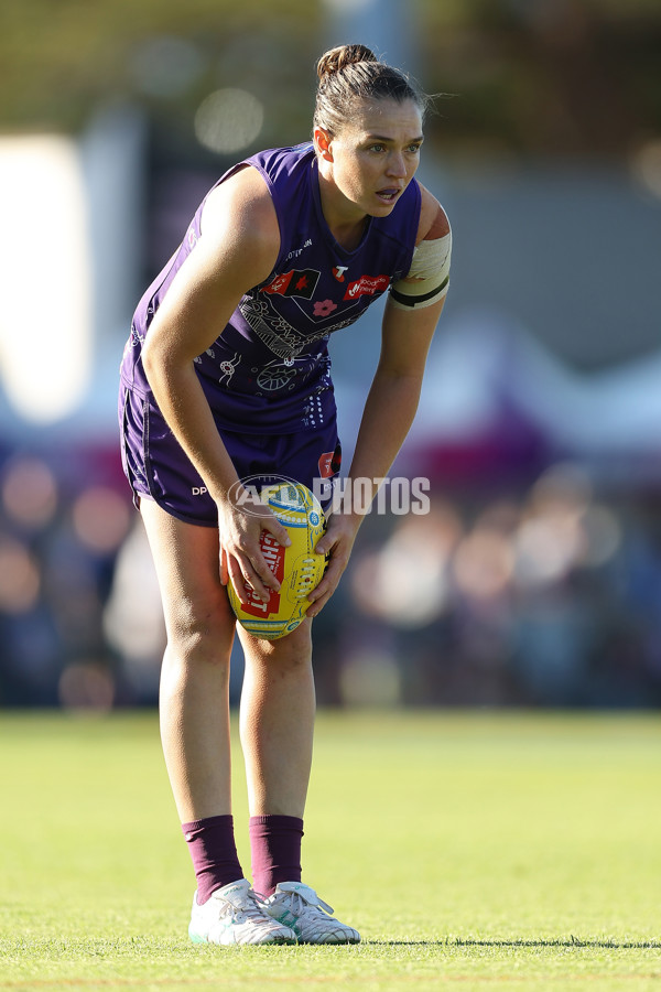 AFLW 2024 Round 10 - Walyalup v Western Bulldogs - A-55600715