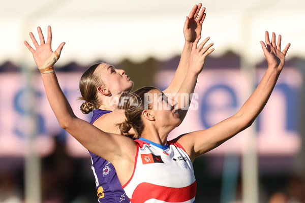 AFLW 2024 Round 10 - Walyalup v Western Bulldogs - A-55600717