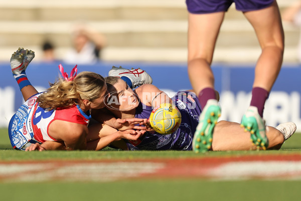 AFLW 2024 Round 10 - Walyalup v Western Bulldogs - A-55600720