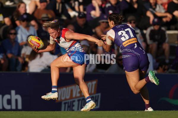 AFLW 2024 Round 10 - Walyalup v Western Bulldogs - A-55600722