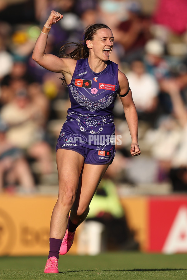 AFLW 2024 Round 10 - Walyalup v Western Bulldogs - A-55600730