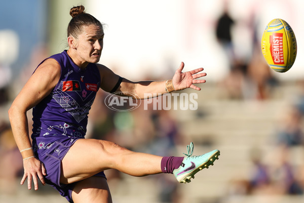 AFLW 2024 Round 10 - Walyalup v Western Bulldogs - A-55600747