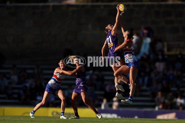 AFLW 2024 Round 10 - Walyalup v Western Bulldogs - A-55600753