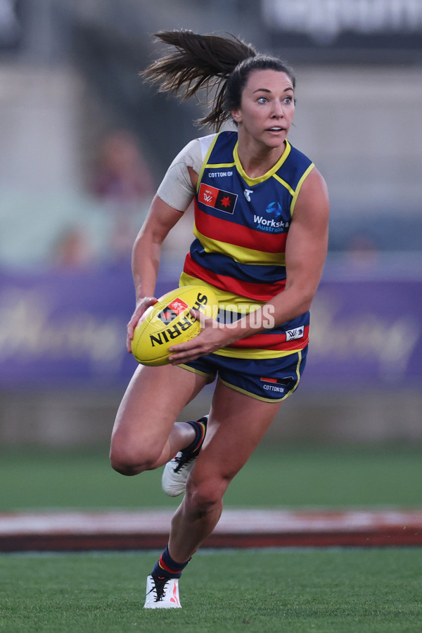 AFLW 2024 First Qualifying Final - North Melbourne v Adelaide - A-55650489