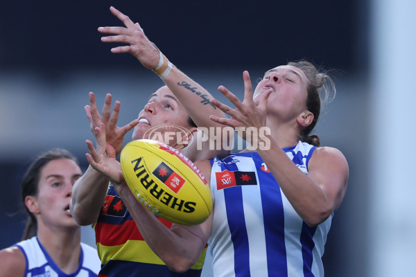 AFLW 2024 First Qualifying Final - North Melbourne v Adelaide - A-55650964