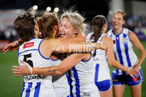 AFLW 2024 First Qualifying Final - North Melbourne v Adelaide - A-55653945