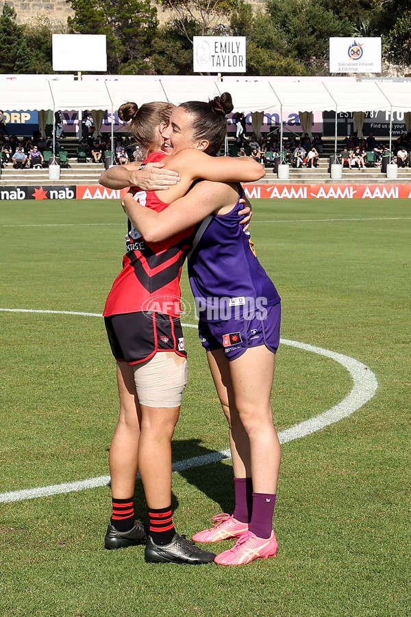 AFLW 2024 First Elimination Final - Fremantle v Essendon - A-55654029