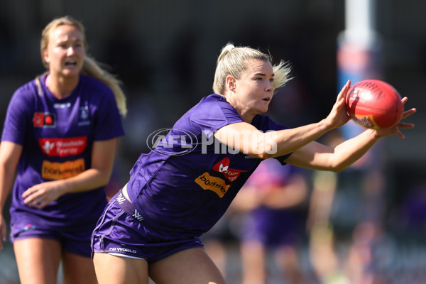 AFLW 2024 First Elimination Final - Fremantle v Essendon - A-55655011