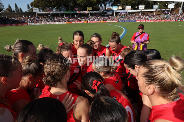 AFLW 2024 First Elimination Final - Fremantle v Essendon - A-55655037