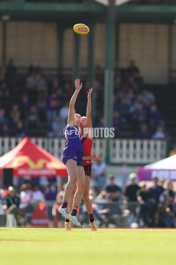 AFLW 2024 First Elimination Final - Fremantle v Essendon - A-55657278