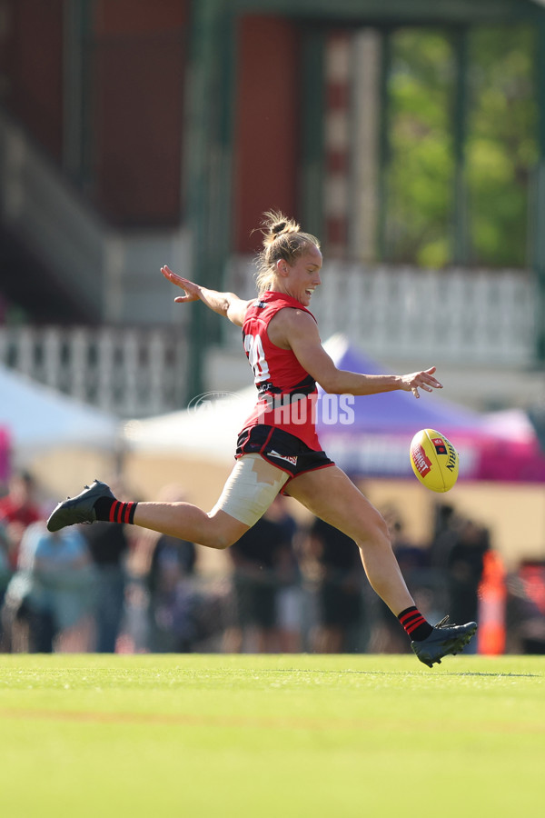 AFLW 2024 First Elimination Final - Fremantle v Essendon - A-55657283