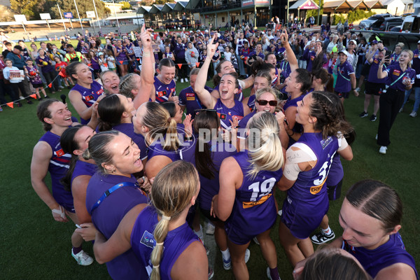 AFLW 2024 First Elimination Final - Fremantle v Essendon - A-55657334